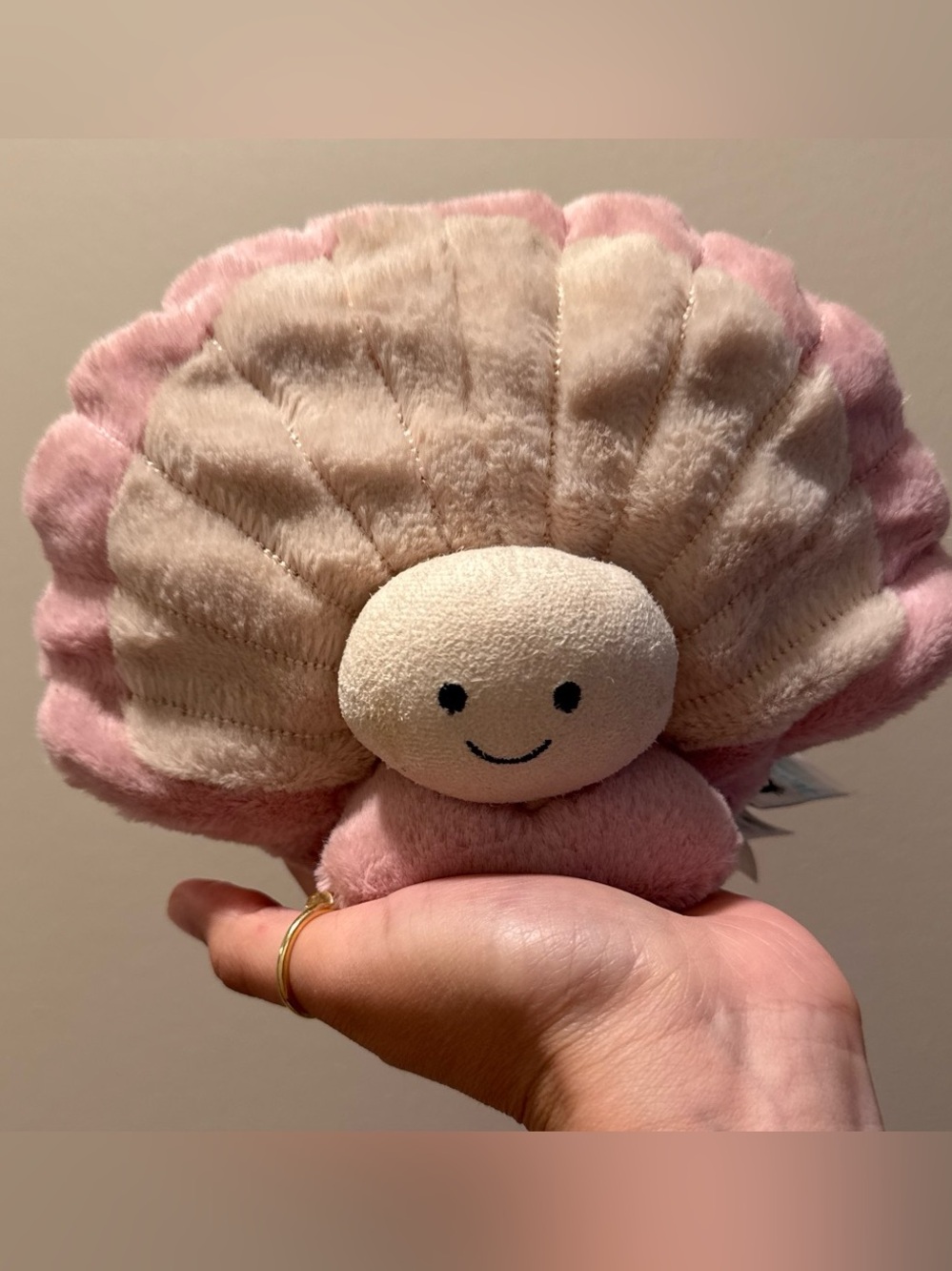 RARE Jellycat Clemmie Clam